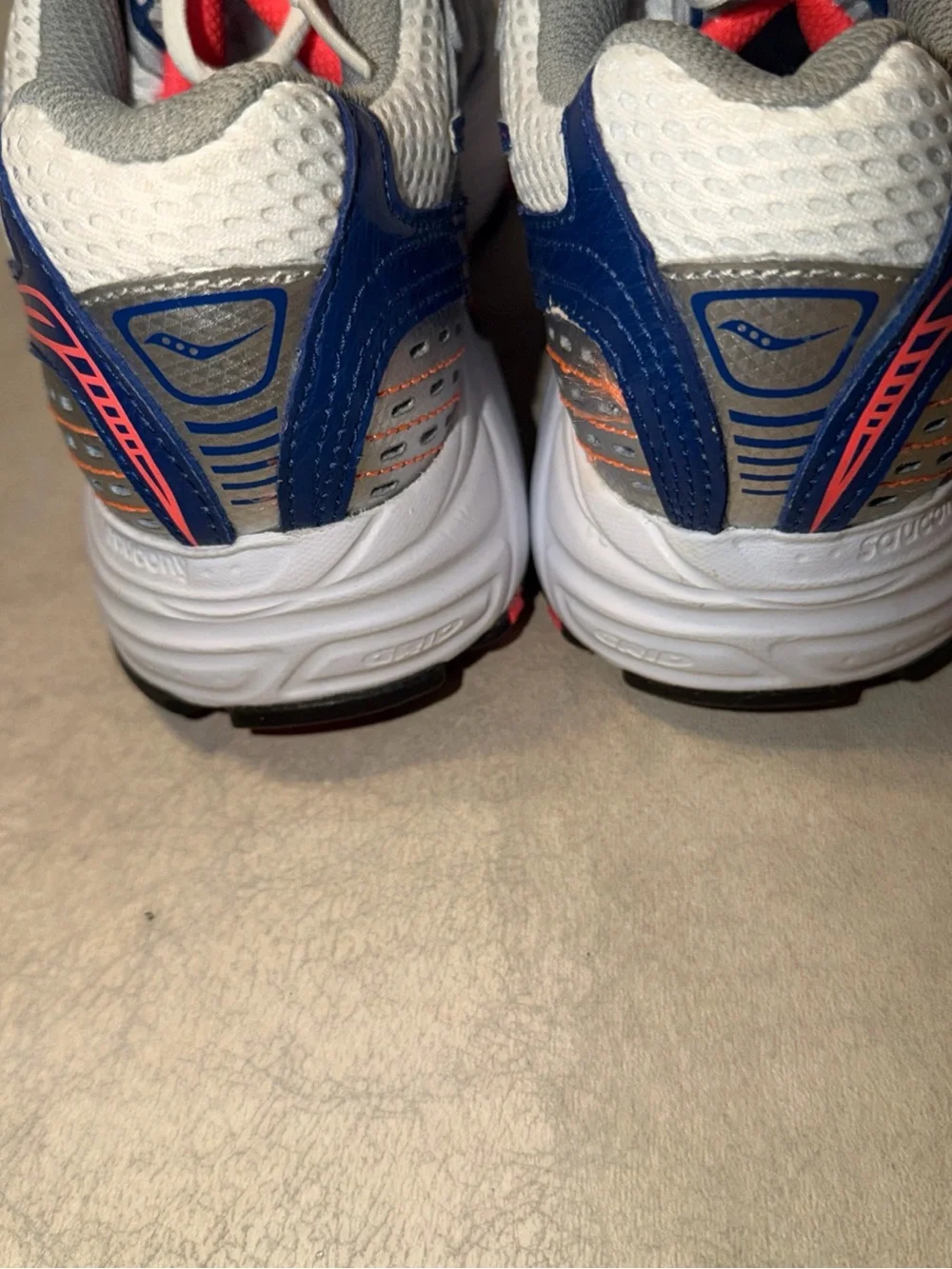 Saucony Women’s Oasis Run/Training Shoes White Blue Orange 15096-25 Size 10